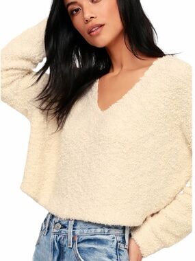 Free People Cream Fuzzy Knit Cropped Sweater V-Neck Cozy Pullover Medium